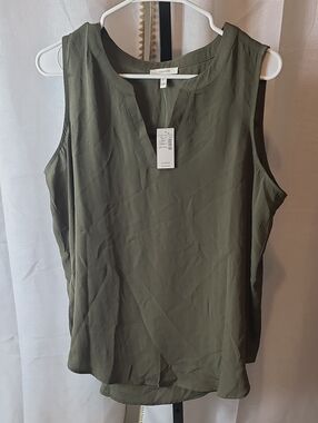 Maurices  V-Neck Tunic Top - Olive Green.  XXL.  NEW